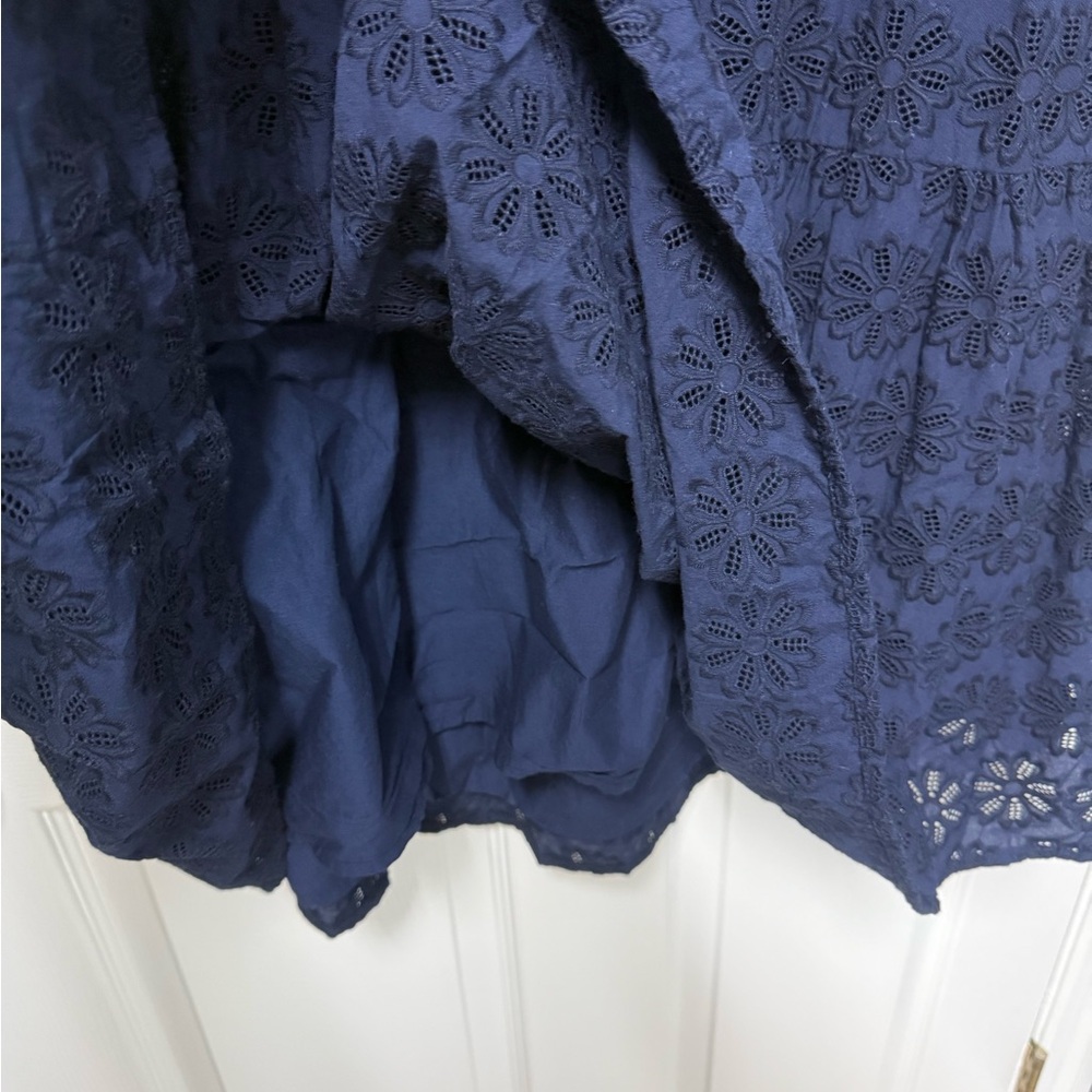 Crown & Ivy Floral Lace Dress in Deep Blue - Picture 5 of 6